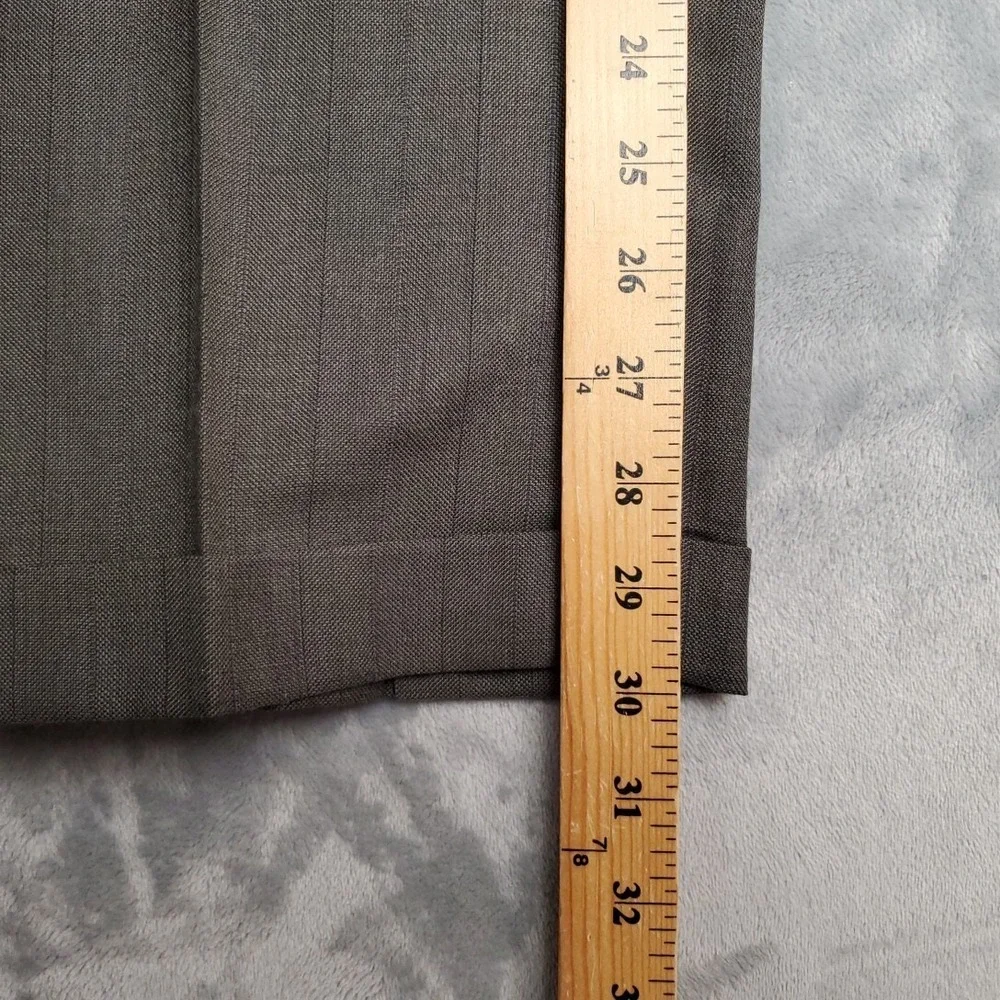 VTG Haggar Pants Mens 34x30 Gray Gentleman Fit Pleated Dress Retro Made In USA